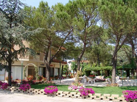 Hotel Ausonia Monte Porzio Εξωτερικό φωτογραφία