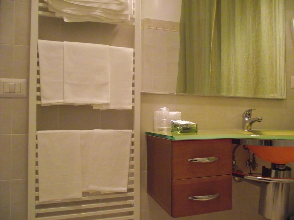 Hotel Ausonia Monte Porzio Εξωτερικό φωτογραφία