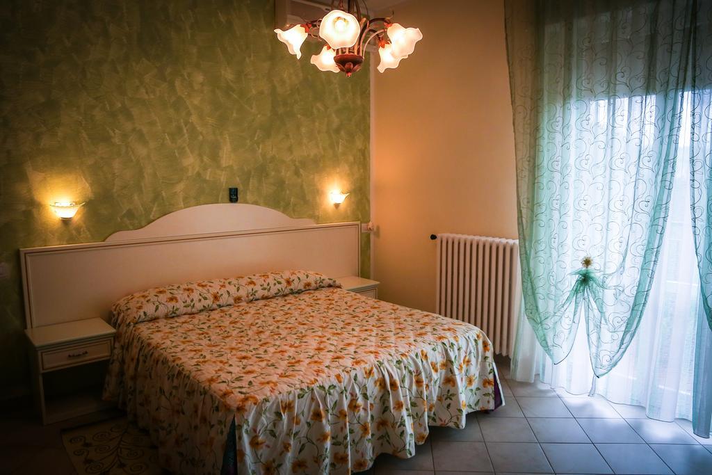 Hotel Ausonia Monte Porzio Εξωτερικό φωτογραφία