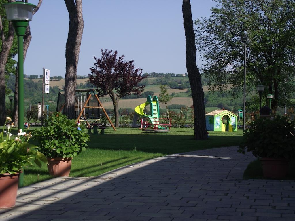 Hotel Ausonia Monte Porzio Εξωτερικό φωτογραφία