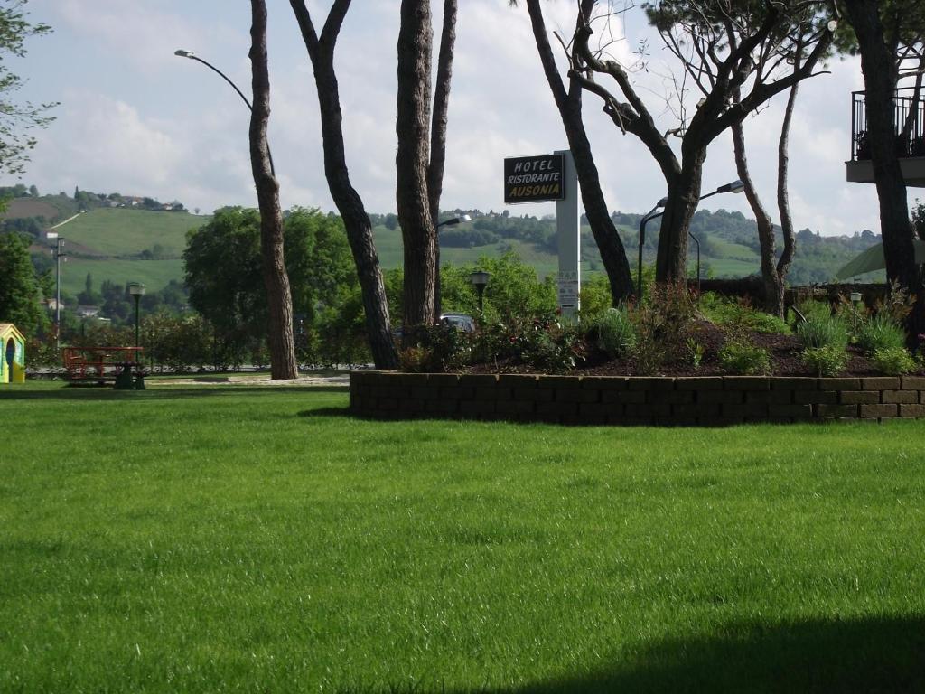 Hotel Ausonia Monte Porzio Εξωτερικό φωτογραφία