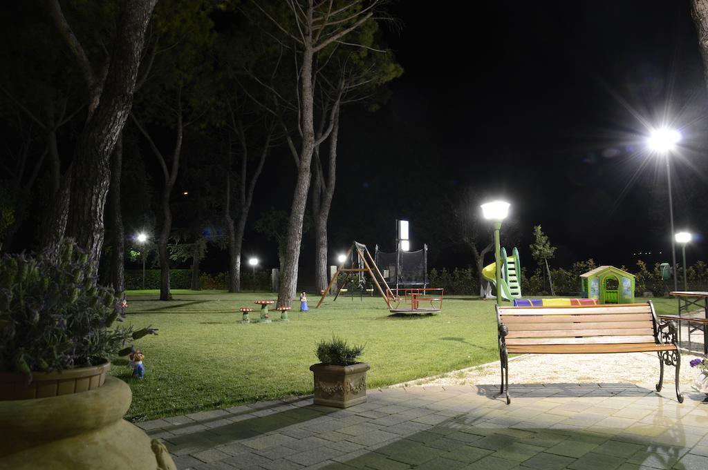 Hotel Ausonia Monte Porzio Εξωτερικό φωτογραφία