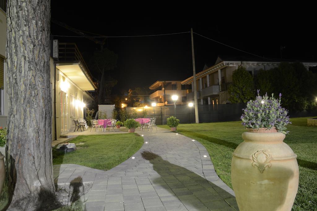 Hotel Ausonia Monte Porzio Εξωτερικό φωτογραφία