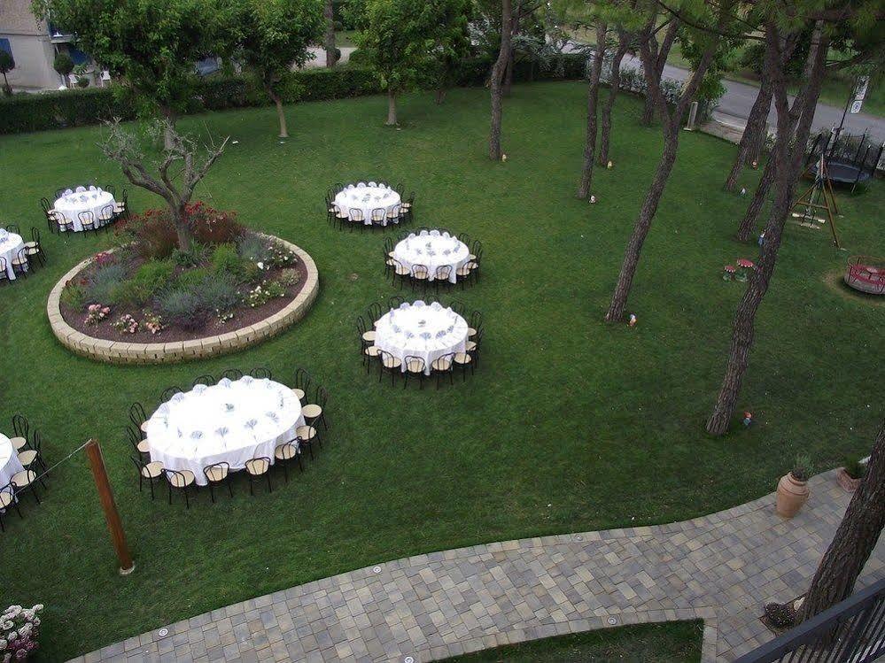 Hotel Ausonia Monte Porzio Εξωτερικό φωτογραφία