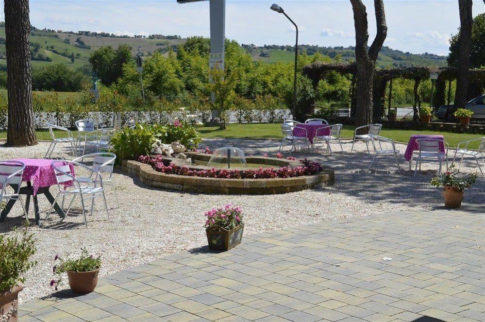 Hotel Ausonia Monte Porzio Εξωτερικό φωτογραφία